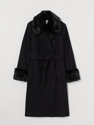 Пальто черное с мехом на воротнике и рукавах | 6608362