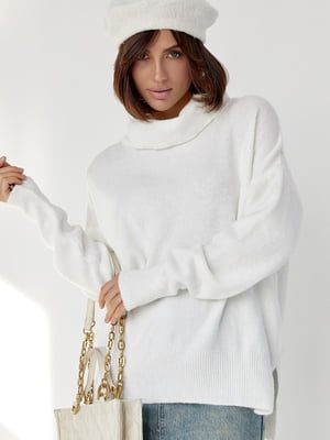 Молочный свитер oversize с разрезами по бокам | 6615916