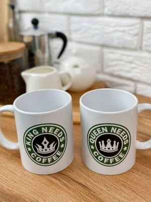 Парные чашки King Needs Coffee & Queen Needs Coffee (330 мл) | 6623550
