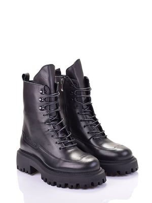 Кожаные ботинки черного цвета на шнуровке | 6393460