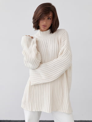 Вязаный свитер oversize в рубчик кремового цвета | 6629390