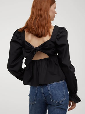 Чорна блуза з відкритою спинкою, прикрашеною бантиком | 6632049