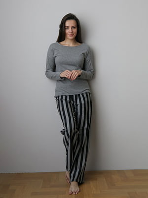 Трикотажна піжама: лонгслів та штани в смужку | 6632236