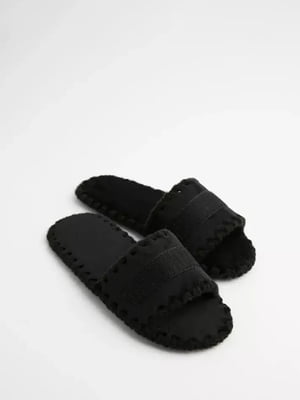 Тапочки из фетра черные с открытым носком с прямоугольной липучкой | 6649806
