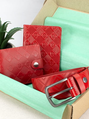 Подарунковий набір: шкіряний гаманець, обкладинка для паспорта та червоний ремінь | 6679299
