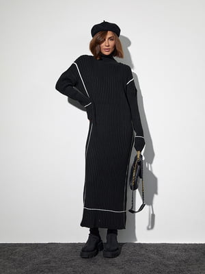 Длинное черное  вязаное платье в рубчик с контрастной отделкой | 6684063