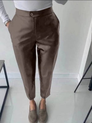 Прямые брюки из экокожи цвета мокко | 6684286