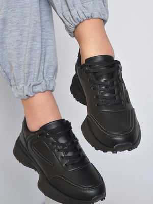 Кросівки чорного кольору на шнурівці | 6687203