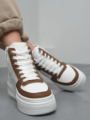 Кросівки на хутрі білого кольору з коричневими вставками | 6687215