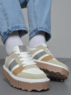 Кроссовки бело-коричневого цвета на шнуровке | 6687231