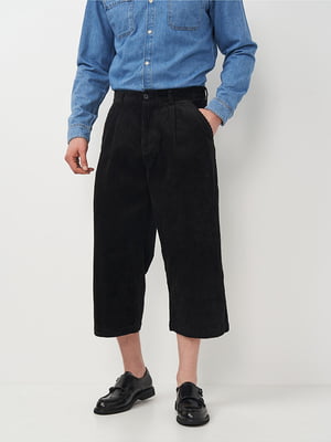 Укороченные черные вельветовые брюки | 6697256