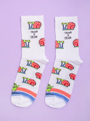 Шкарпетки білі з принтом "Втікай з села" | 6698090