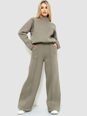 Темно-оливковый костюм: свитер и расклешенные брюки | 6702130