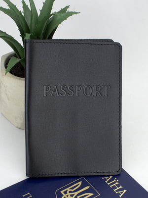 Обкладинка на паспорт шкіряна чорного кольору з тисненням | 6702858