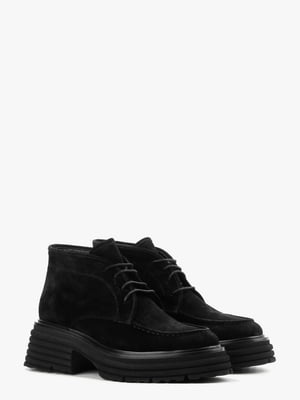 Замшевые черные ботинки на массивной подошве | 6702903