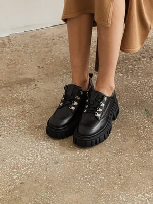 Шкіряні чорні туфлі на шнурках з фурнітурою | 6703000