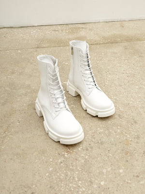 Шкіряні білі черевики на грубій підошві | 6703017