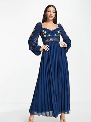 Платье-макси синее с кружевными вставками и цветочной вышивкой | 6699319