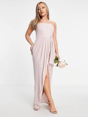 Светло-розовое платье-бюстье с вырезом на ножке, украшенное складками | 6699830