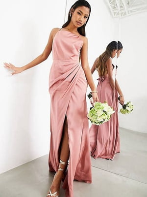 Длинное вечернее платье розового цвета с эффектным вырезом | 6700030