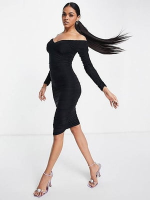 Черное облегающее платье с эффектными плечами | 6700150