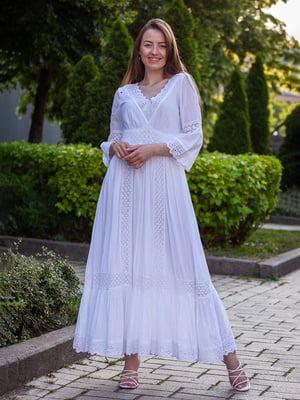 Длинное белое платье с кружевом | 6506307