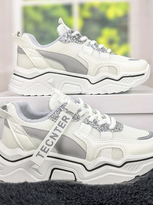 Кросівки на об'ємній підошві білі із сірими вставками | 6709665