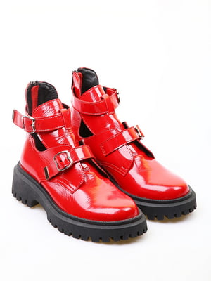 Червоні лаковані черевики з функціональними ремінцями | 6710820