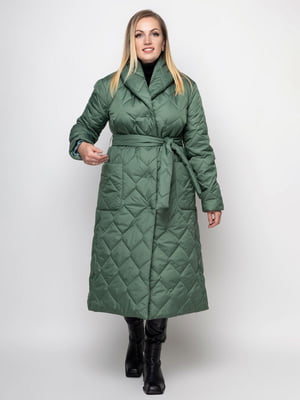 Стеганное зеленое пальто с поясом и отложным воротником | 6703459