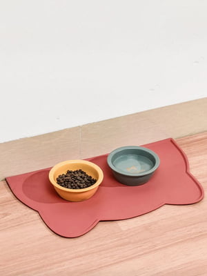 Нековзний силіконовий килимок-підставка під миски для собак і котів з піднятими краями, водонепроникний UrbanPet, теракотовий | 6713881