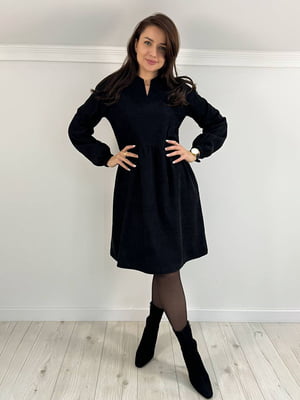 Чорна сукня А-силуету з фігурним вирізом | 6721713
