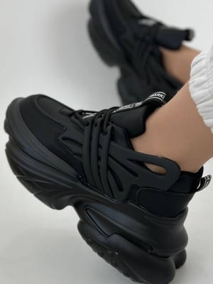 Кросівки чорного кольору на шнурівці | 6725721