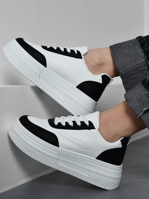 Кросівки чорно-білі на шнурівці | 6725731