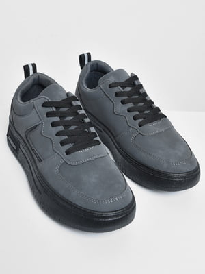 Кросівки сірі на чорній підошві | 6725972