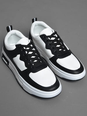 Кросівки чорно-білого кольору на шнурівці | 6725975