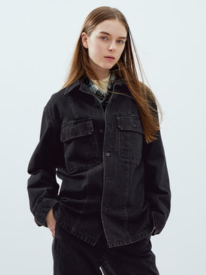 Джинсова куртка-сорочка чорного кольору на ґудзиках | 6729769