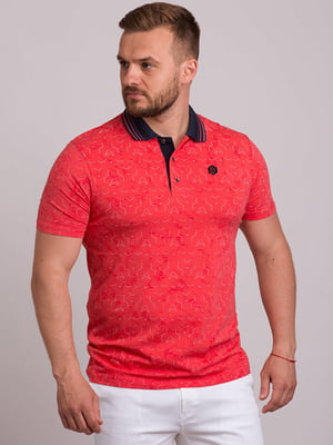 Красная футболка-поло в принт с логотипом бренда и контрастным воротничком | 6726445