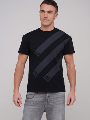 Базова чорна футболка з принтом | 6727124