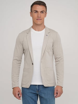 Приталенный светло-бежевый пиджак с накладными карманами | 6727541