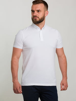 Базовая белая футболка-поло с узором на воротнике | 6728309