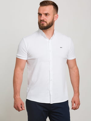 Белая классическая рубашка с коротким рукавом | 6728310