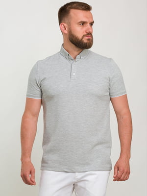 Фактурная серая футболка-поло с контрастными узкими полосками | 6728325