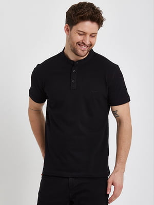 Базовая черная футболка-поло с воротником-стойкой | 6728785