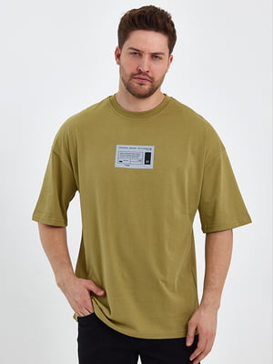 Оверсайз футболка кольору хакі з принтом | 6728880