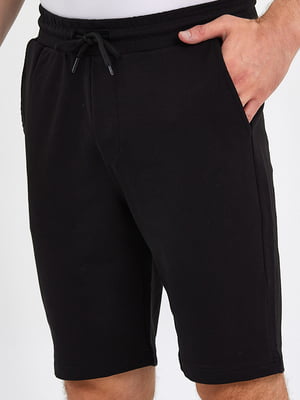 Черные прямые шорты с карманами | 6729256