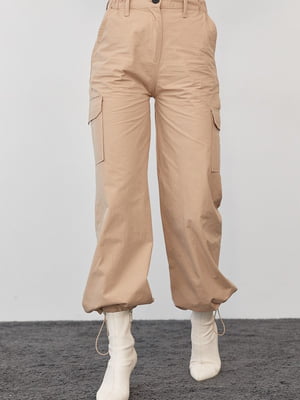 Светло-коричневые штаны-карго в стиле кэжуал | 6736088