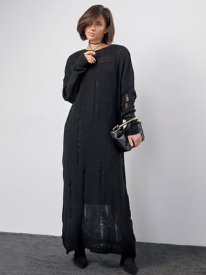 Вязаное черное платье с рваными элементами | 6736092