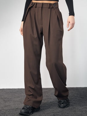 Классические брюки с акцентными пуговицами на поясе | 6736118