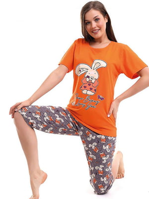 Трикотажна піжама: футболка і капрі | 6737743