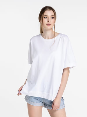 Біла базова футболка з розрізами | 6742519